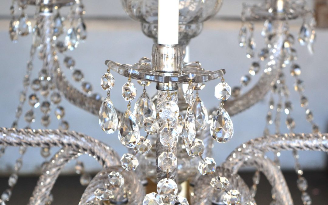When Does a Chandelier Need Rewiring? Signs to Look Out For
